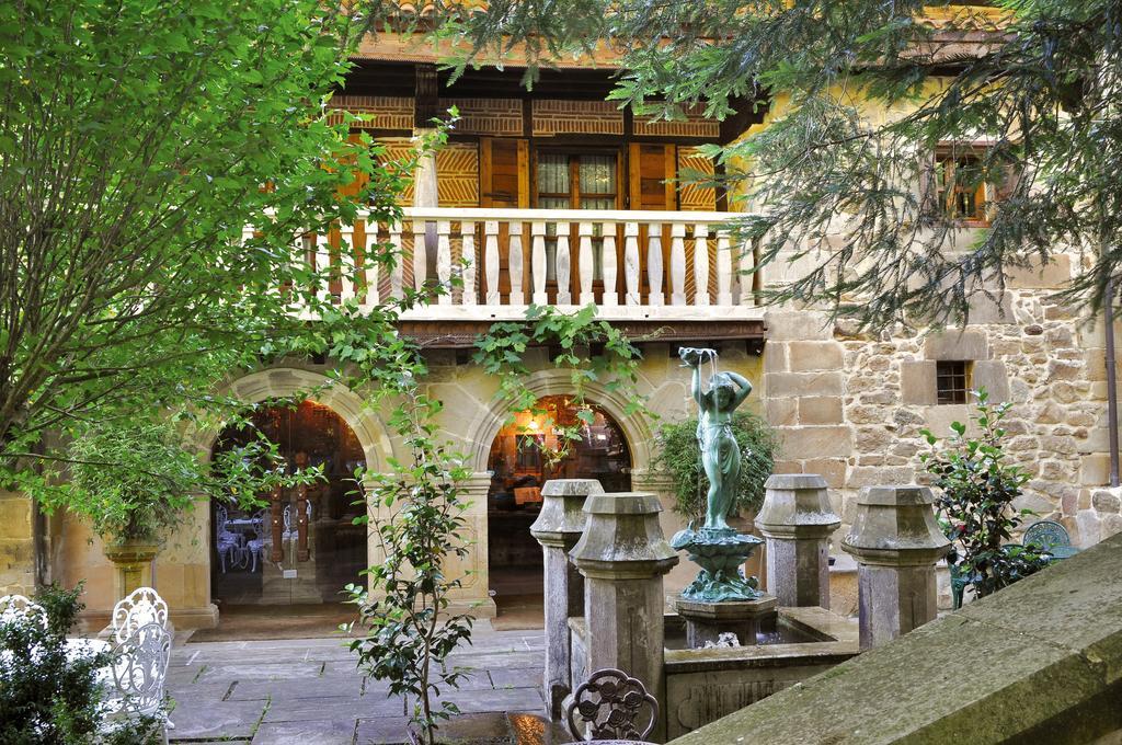 Palacio De Trasvilla Escobedo Exterior foto