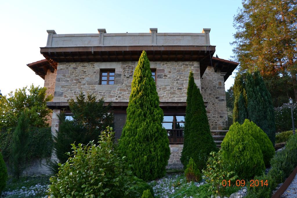Palacio De Trasvilla Escobedo Exterior foto